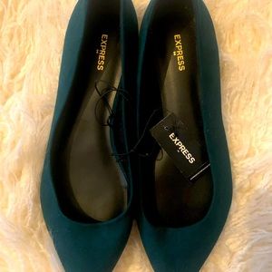 🖤💚Express Emerald green flats💚🖤